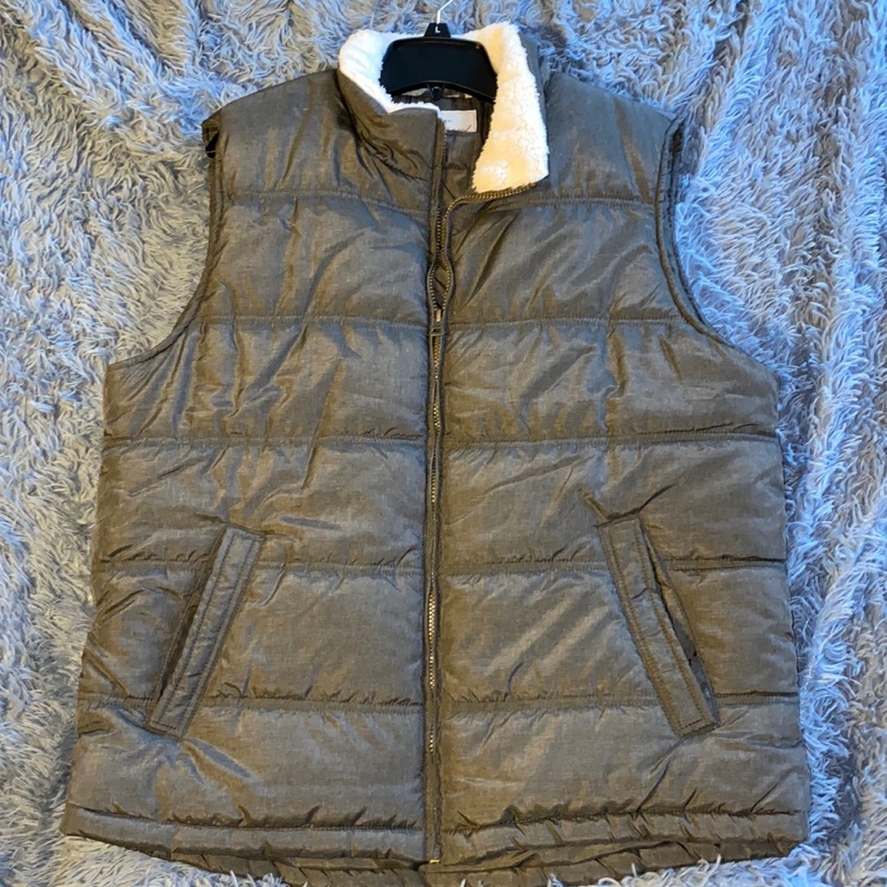 🥶Original Waterproof Vintage Sherpa lined puffer vest size Large